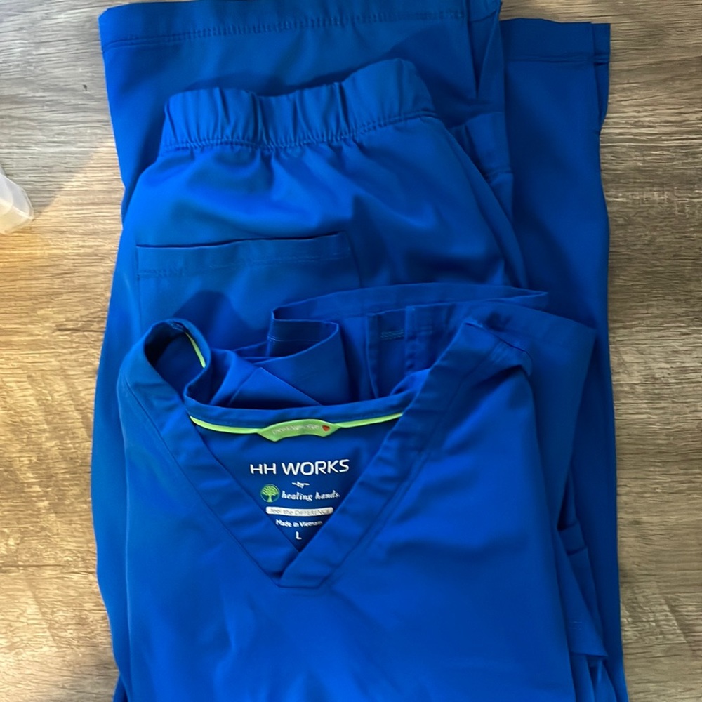 Scrub set